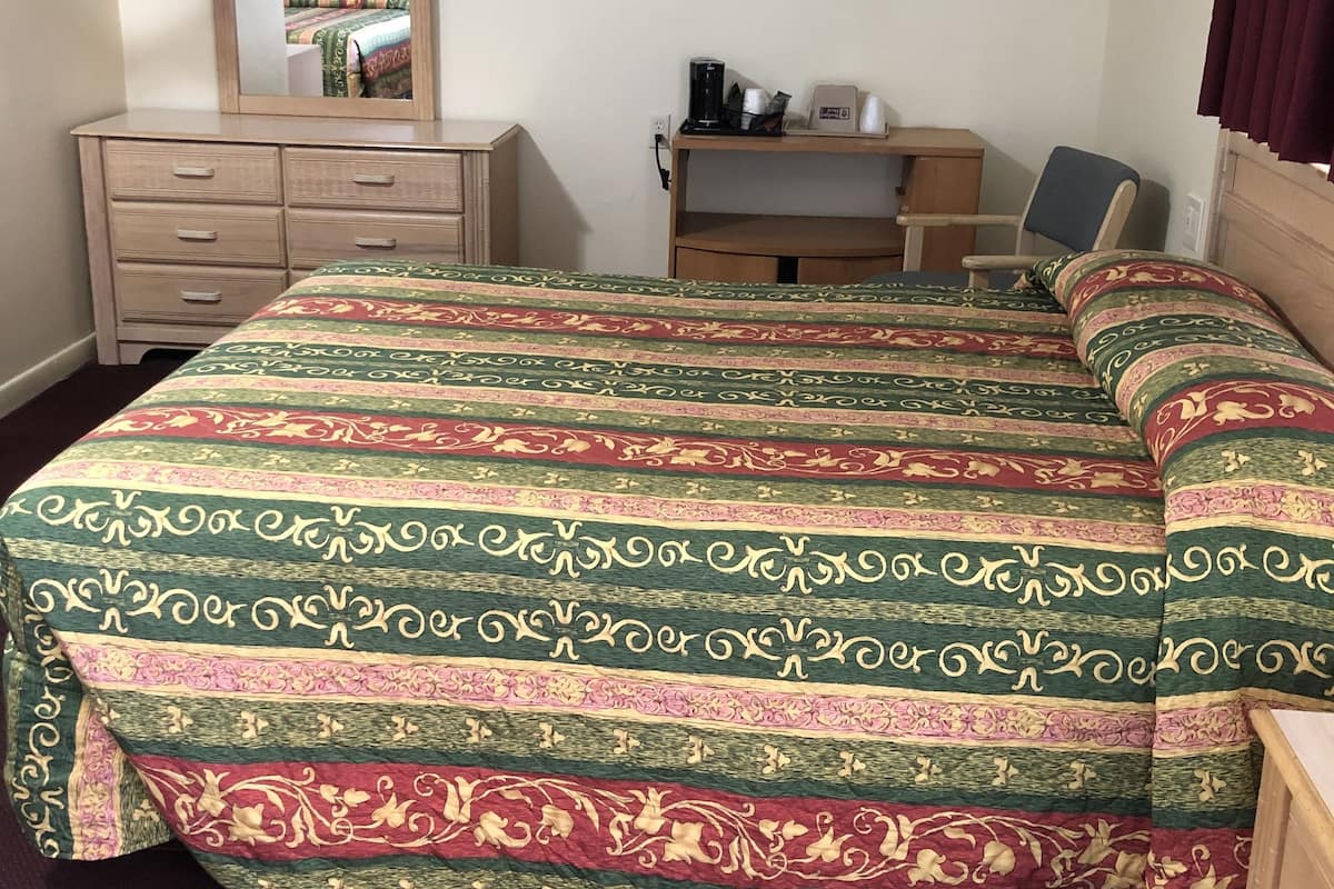 Zimmer, Mehrere Betten | Essbereich im Zimmer