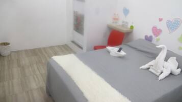 Caja de seguridad en la habitación, escritorio y wifi gratis
