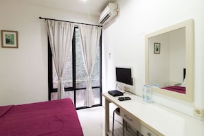 Desk, blackout curtains, free WiFi