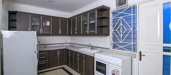 RedDoorz Plus @ Tendean