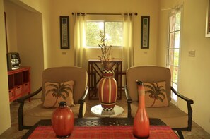 Living area - L Anse a L'eau Beach House (Ile-a-Vache)