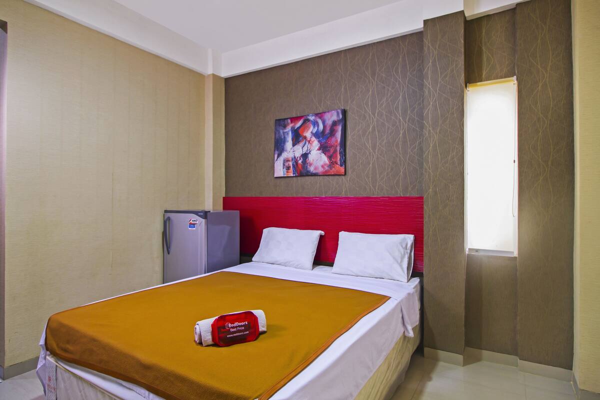 Double Room | Desk, blackout curtains, iron/ironing board, free WiFi