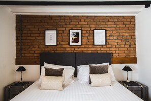 Double or Twin Room, Private Bathroom - No.8 Accommodation (Chepstow)