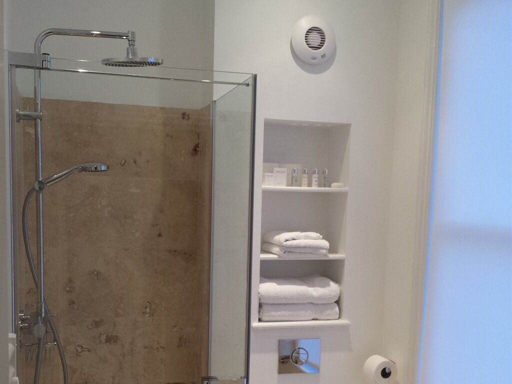 Superior Double or Twin Room, Ensuite (Harrison) | Bathroom | Free toiletries, towels