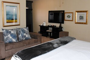 Family Room | In-room safe, laptop workspace, free WiFi, bed sheets - Batter Boys Boutique Hotel (Pretoria)