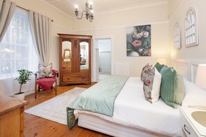 Double / Twin | 1 bedroom, premium bedding, in-room safe, individually decorated