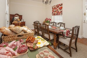 Free daily full breakfast - Cliff Cottage (Hermanus)