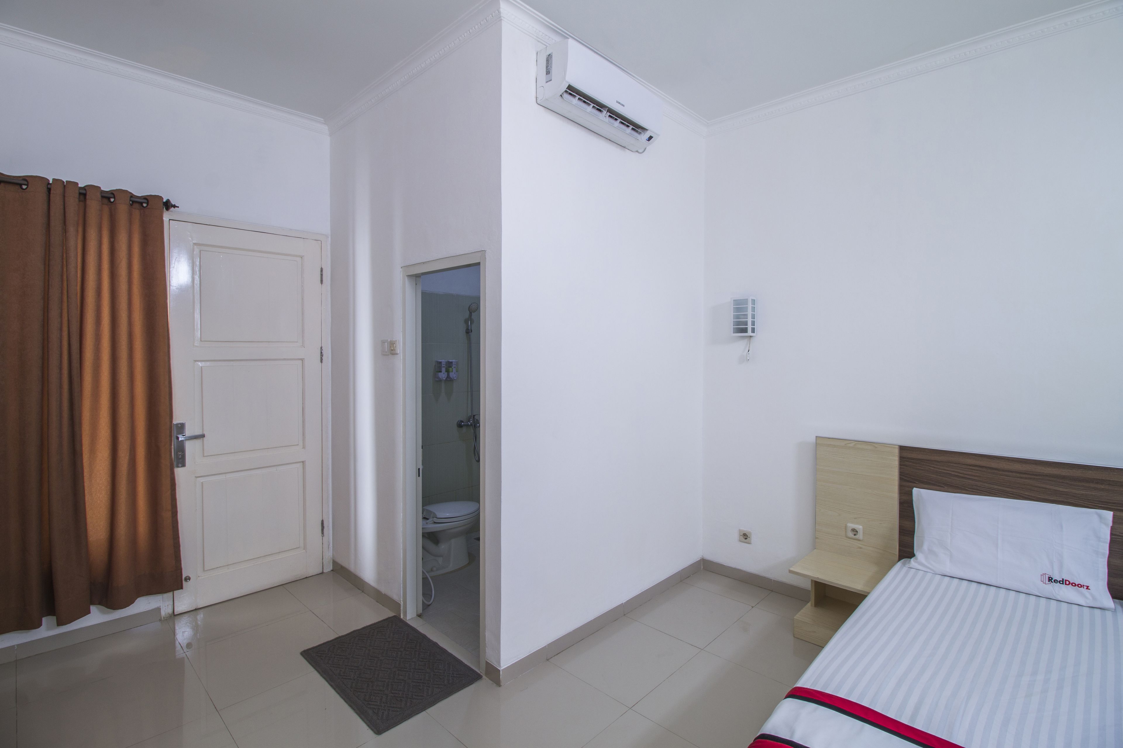 double room | desk, blackout curtains, iron/ironing board, free wifi