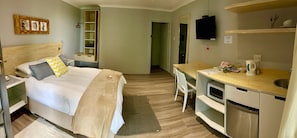 Deluxe Double Room (3) | Iron/ironing board, free WiFi, bed sheets