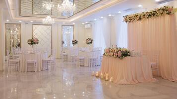 Banquet hall