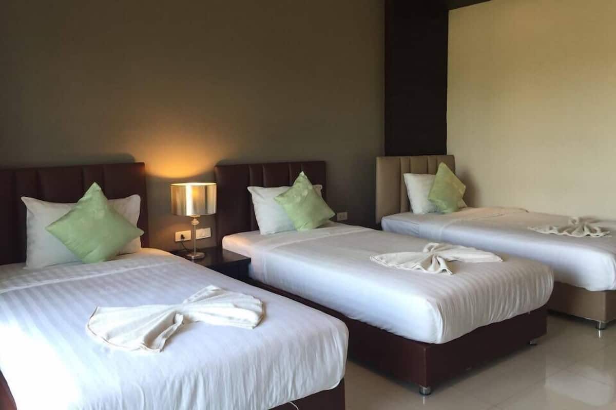 Superior Triple Room | Skrivbord, mörkläggningsgardiner och gratis wi-fi
