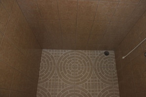 Standard Room, Mountain View | Bathroom shower - Hotel Sueños del Volcan (Peñas Blancas)