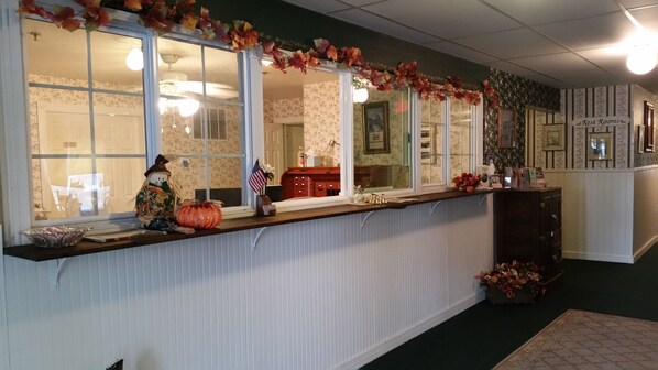 ฝ่ายต้อนรับ