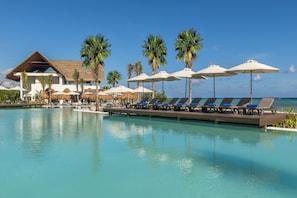 5 outdoor pools