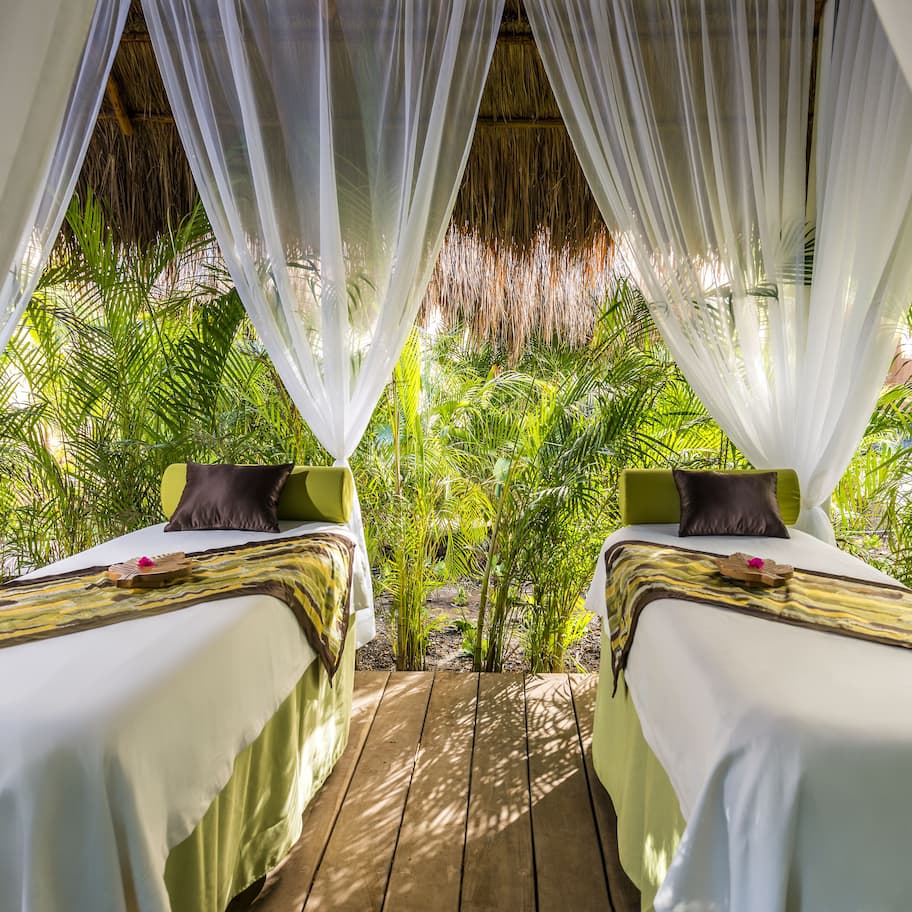 Couples treatment rooms, sauna, hot tub, steam room, body treatments