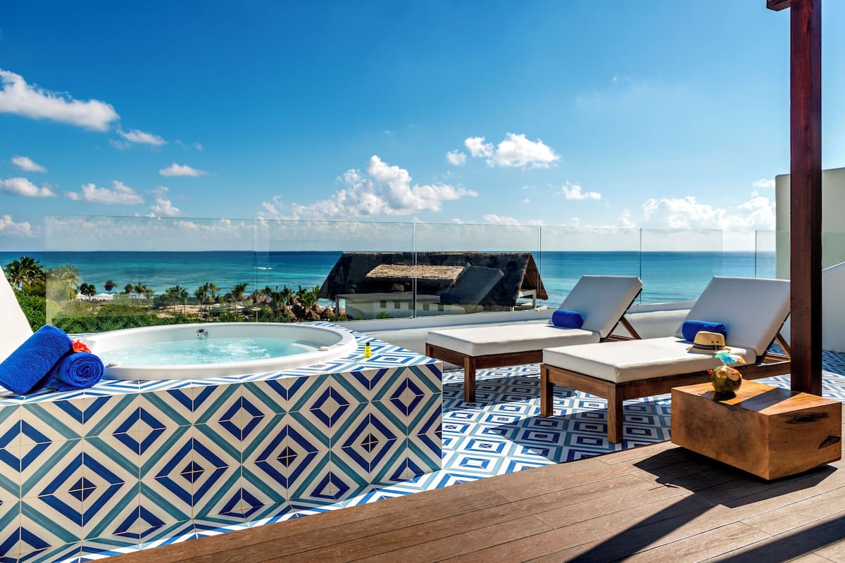 Junior Suite El Beso Rooftop Partial Ocean View | Free minibar, in-room safe, desk, free WiFi
