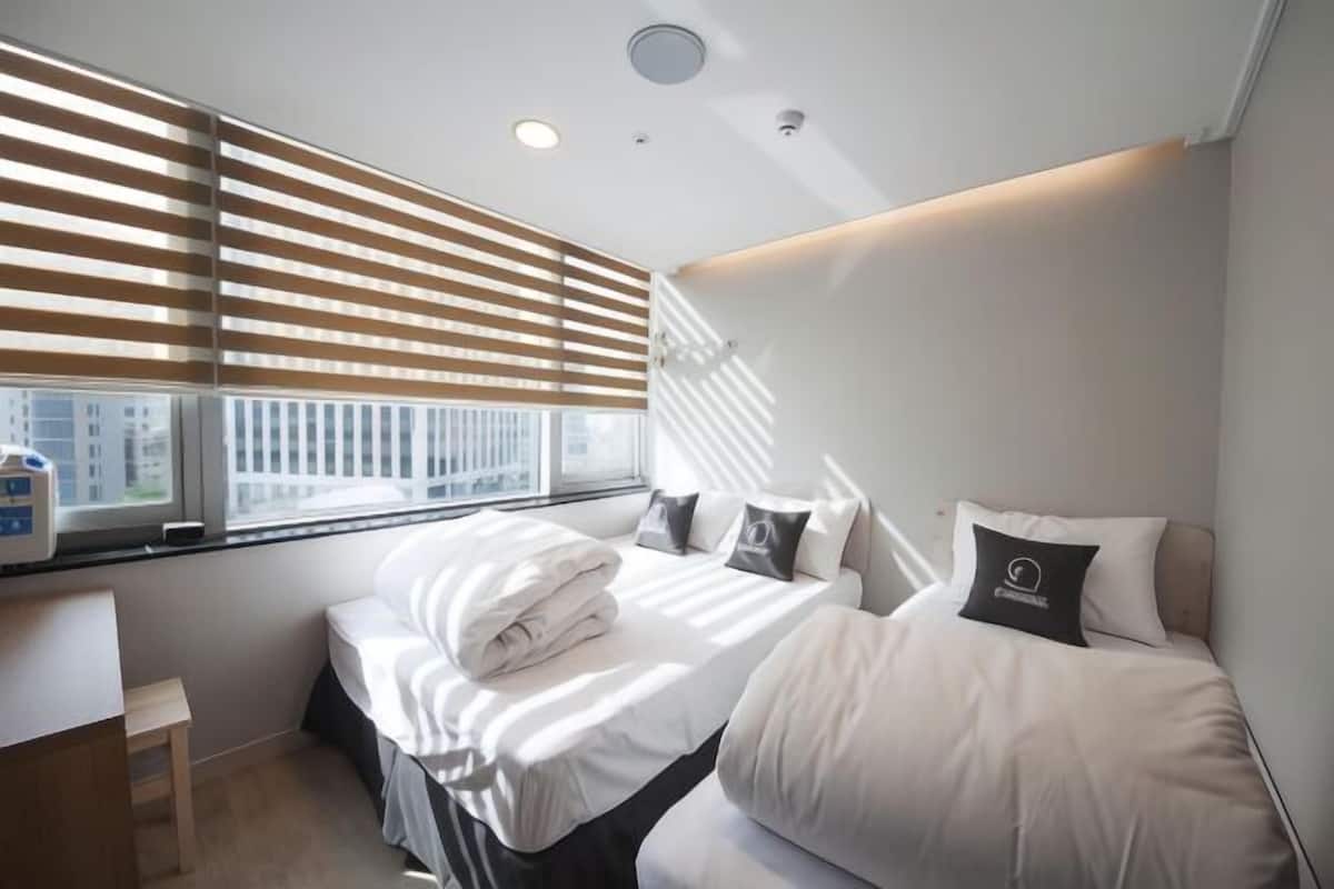 Free WiFi, bed sheets