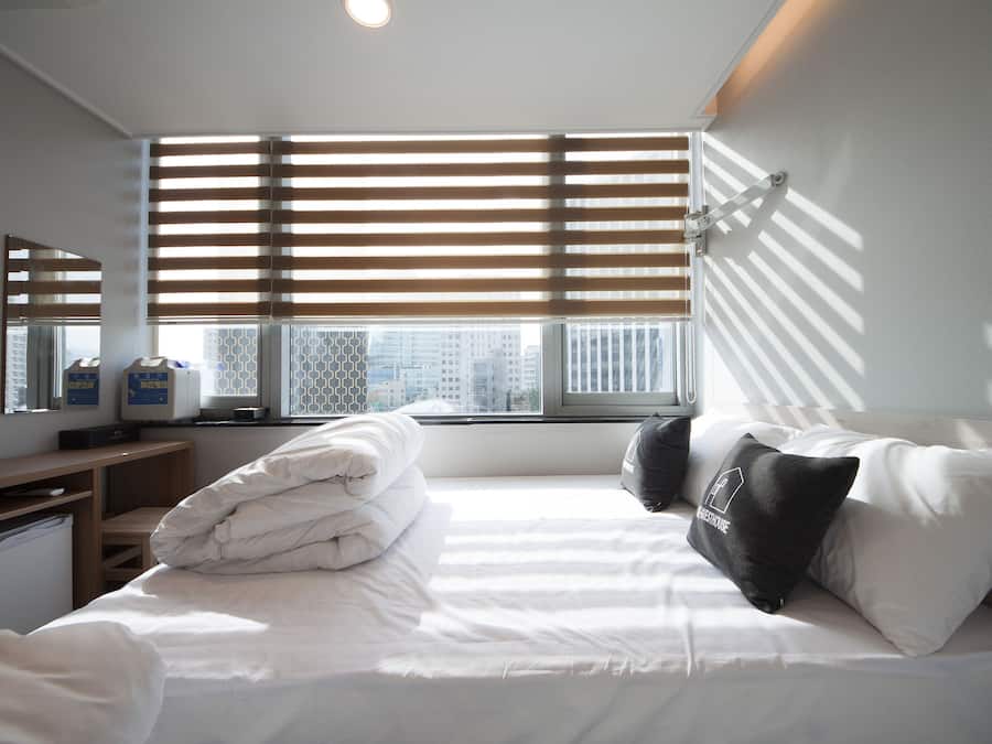 Free WiFi, bed sheets