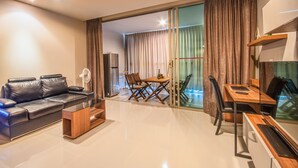 Premium Apartment, 1 Bedroom, Sea View, Mountainside - Seaview modern Apartment at Karon Hill (Karon)