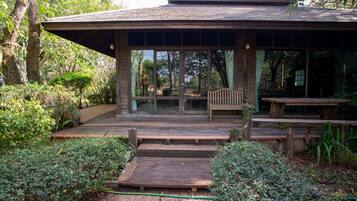 Superior Villa | Desk, blackout curtains, cots/infant beds, free WiFi