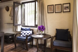 Tha Mor Thod (Garden View with Balcony) | مكتب وواي فاي مجانًا