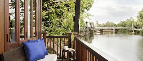 Krua Nai Mae (Suite River Front with Balcony) | Desk, free WiFi