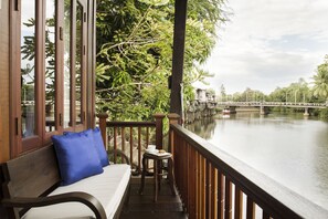 Krua Nai Mae (Suite River Front with Balcony) | مكتب وواي فاي مجانًا