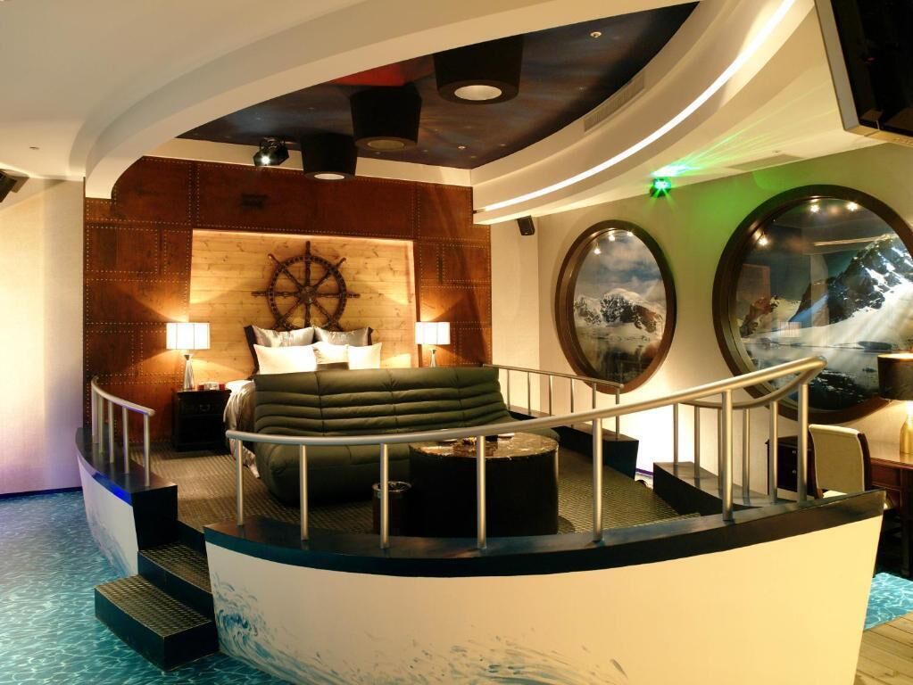 minibar, desk, free wifi