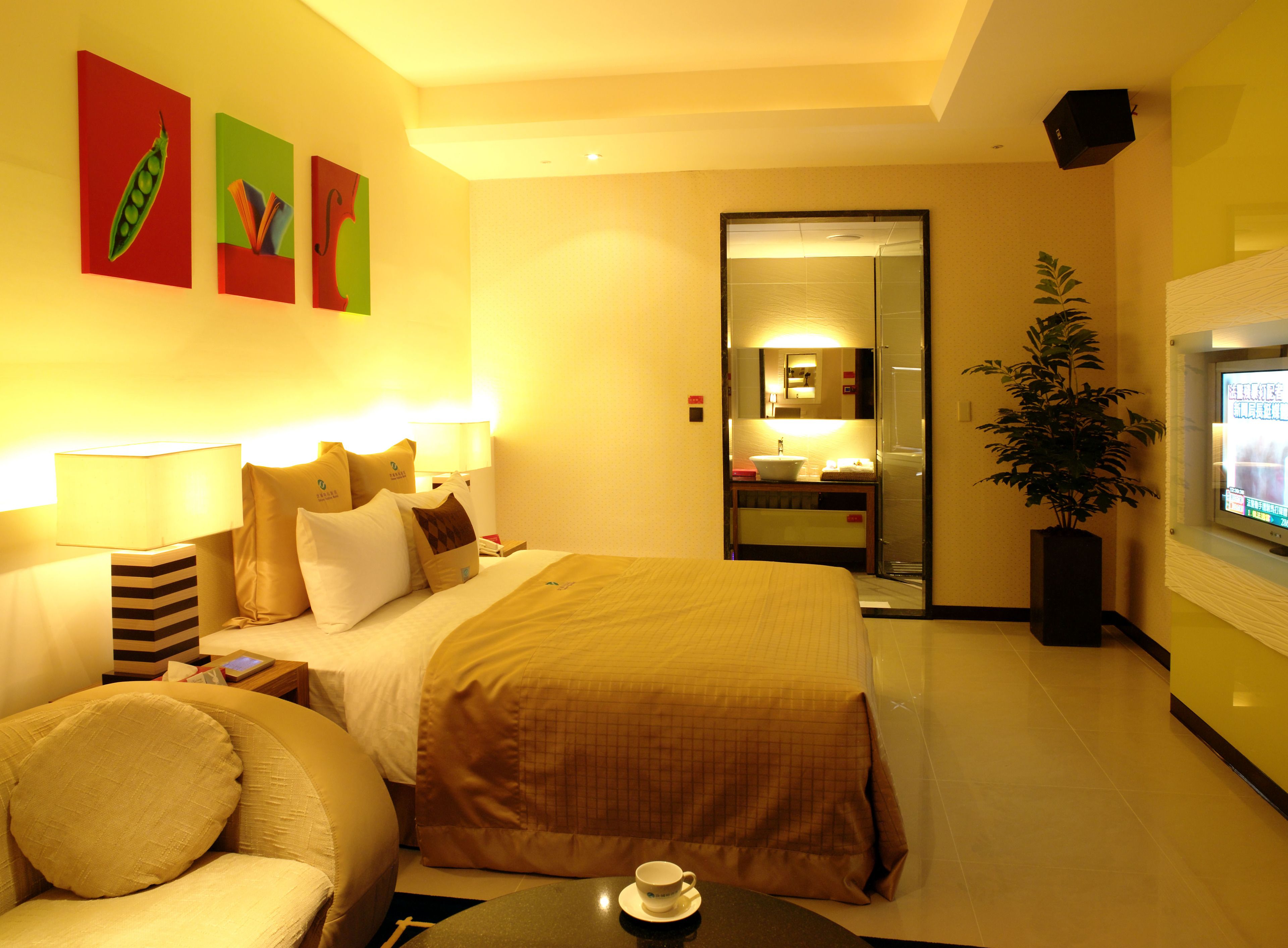 living area | lcd tv