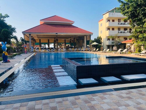 New Travel Beach Resort