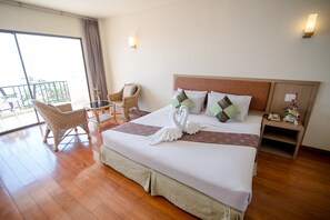 Deluxe Room Sea View | Caja de seguridad en la habitación, cunas gratuitas y camas extra 