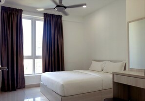 In-room safe, blackout curtains, iron/ironing board - Vouk Suites At Mansion One (George Town)