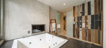 Superior Triple Room | 1 bedroom, premium bedding, down comforters, pillowtop beds