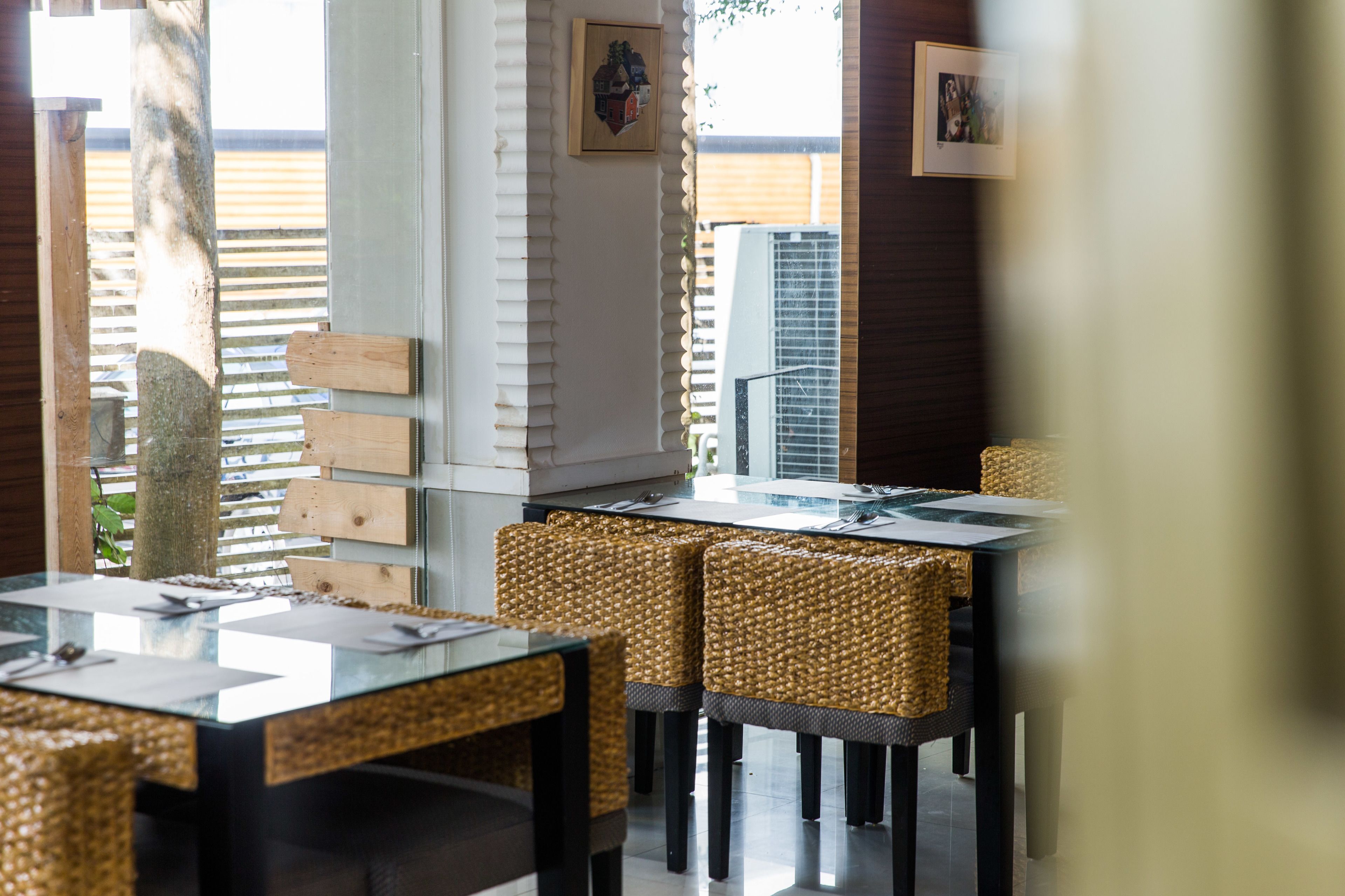 daily buffet breakfast (twd 400 per person)