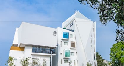 Sun Dialogue Hotel by Cosmos Creation
