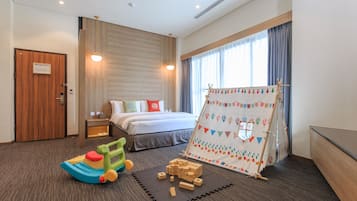 Deluxe Quadruple Room | 1 bedroom, premium bedding, down comforters, pillowtop beds