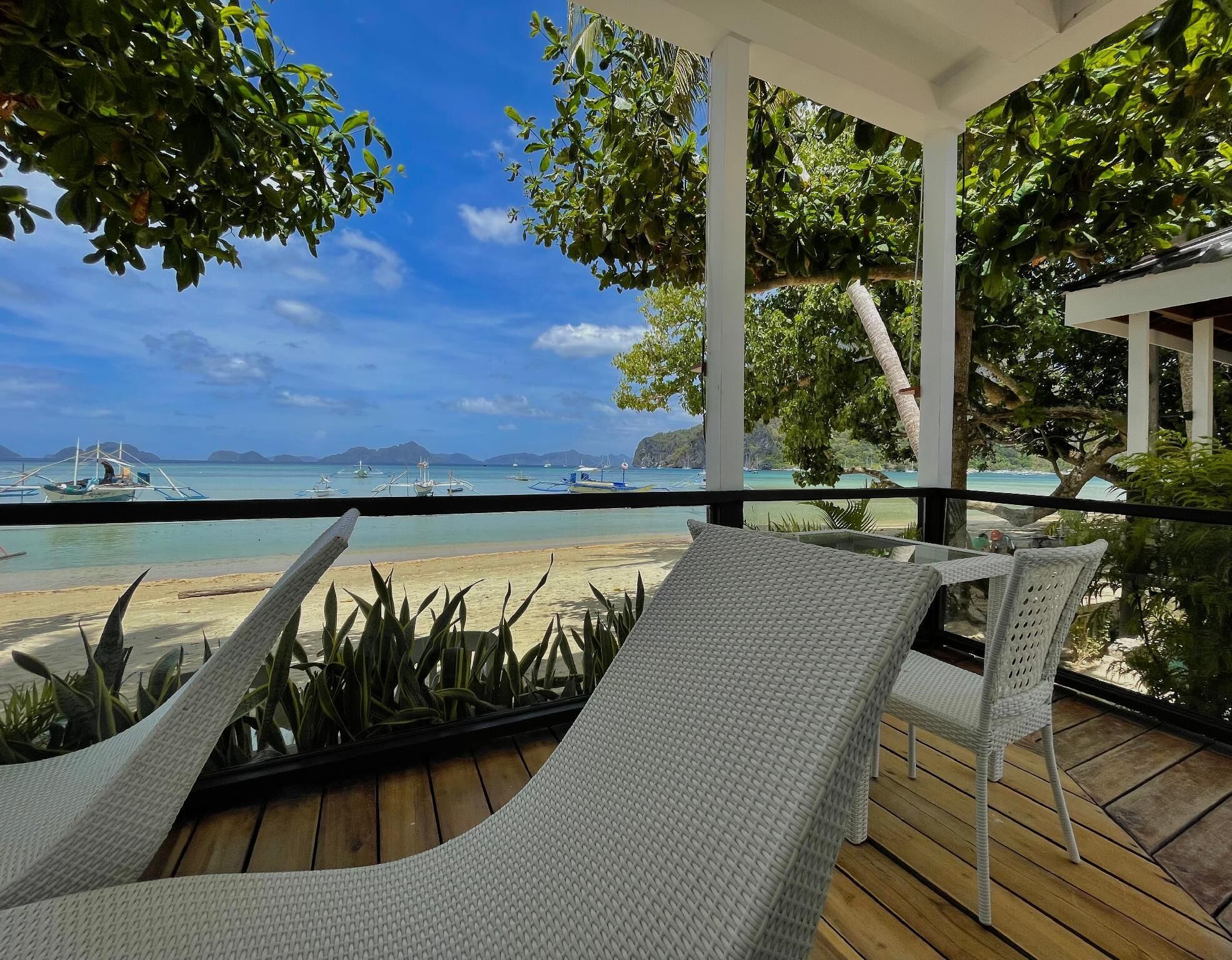 Deluxe kamer (Sunset) | Hypoallergeen beddengoed, een bureau, beddengoed