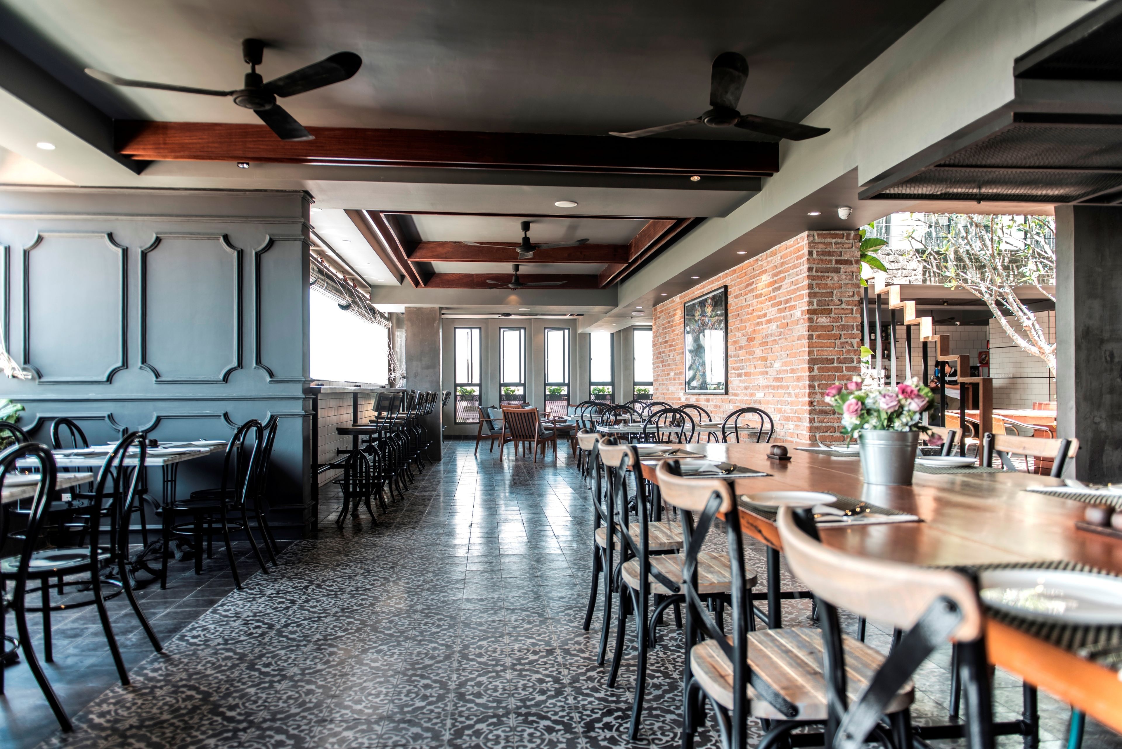 Daily continental breakfast (USD 8 per person)