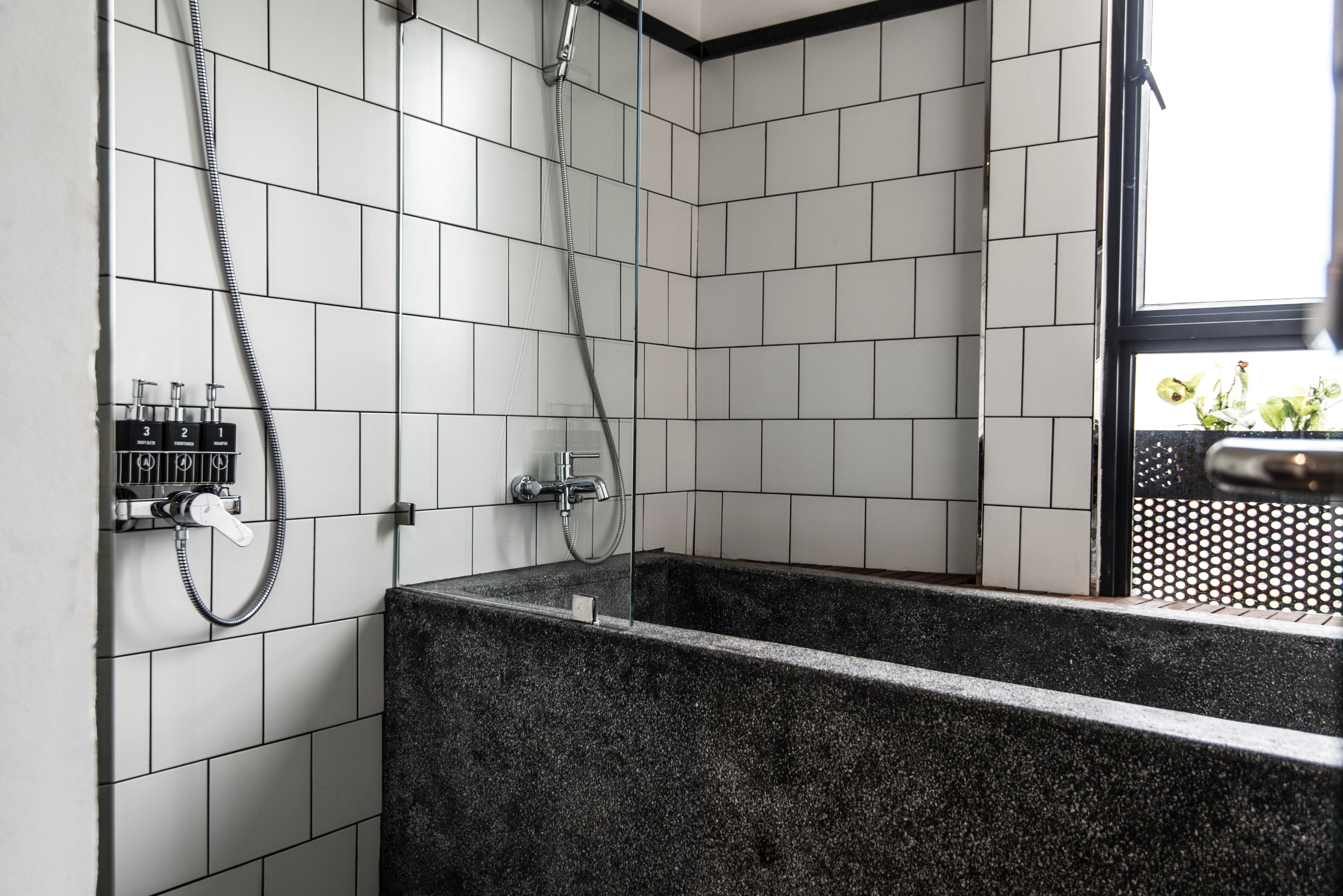 executive suite | deep-soaking bathtub