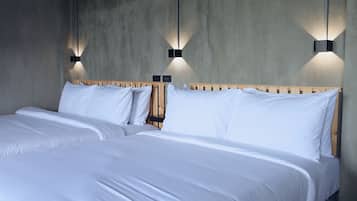 Family Quadruple Room | Desk, free WiFi