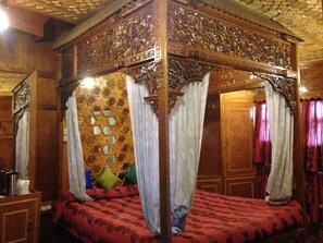 Suíte | Cofres nos quartos, individualmente decorados