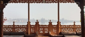 查菲爾船屋群酒店