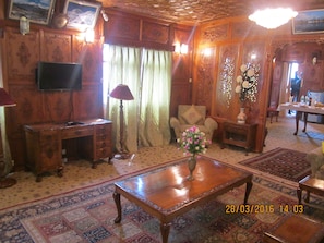 Lobby lounge - Zaffer Group of Houseboats (Srinagar)