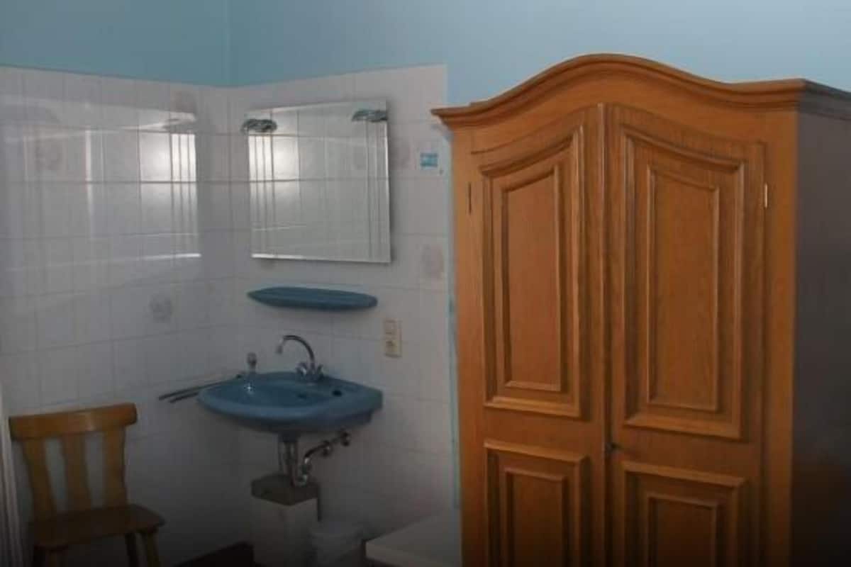 Chambre Double Économique, salle de bains commune | Salle de bain | Douche