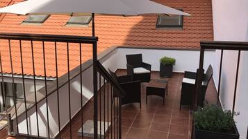 Maisonette with Terrace A | Terassi/patio