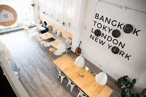 ロビー応接スペース