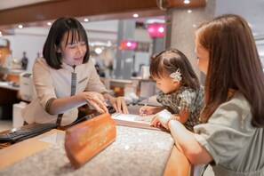 Check-in/check-out kiosk - KP Grand Hotel Chanthaburi (Chanthaburi)