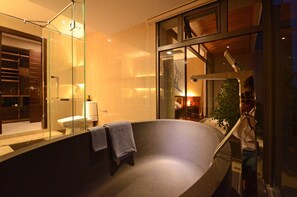 Family Villa | Deep soaking bathtub - AQUA Villas Rawai (Rawai)