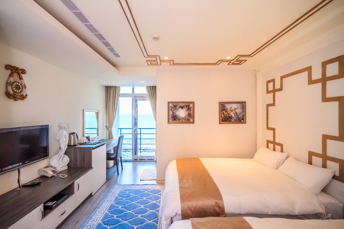 Gallery Quadruple Room, 1 Bedroom, Ocean View