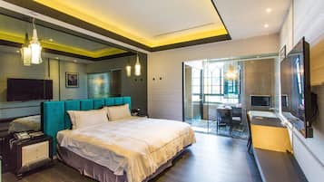 Sengetøy av topp kvalitet, minibar og individuelt dekorert